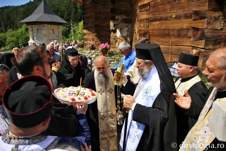 Slujba Parastasului la mormântului protos. Nicodim Măndiță / Foto: Flavius Popa